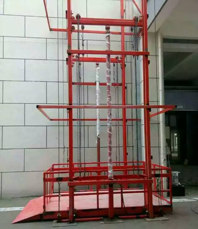 导轨式升降机